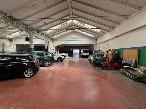 capannone in affitto a Prato