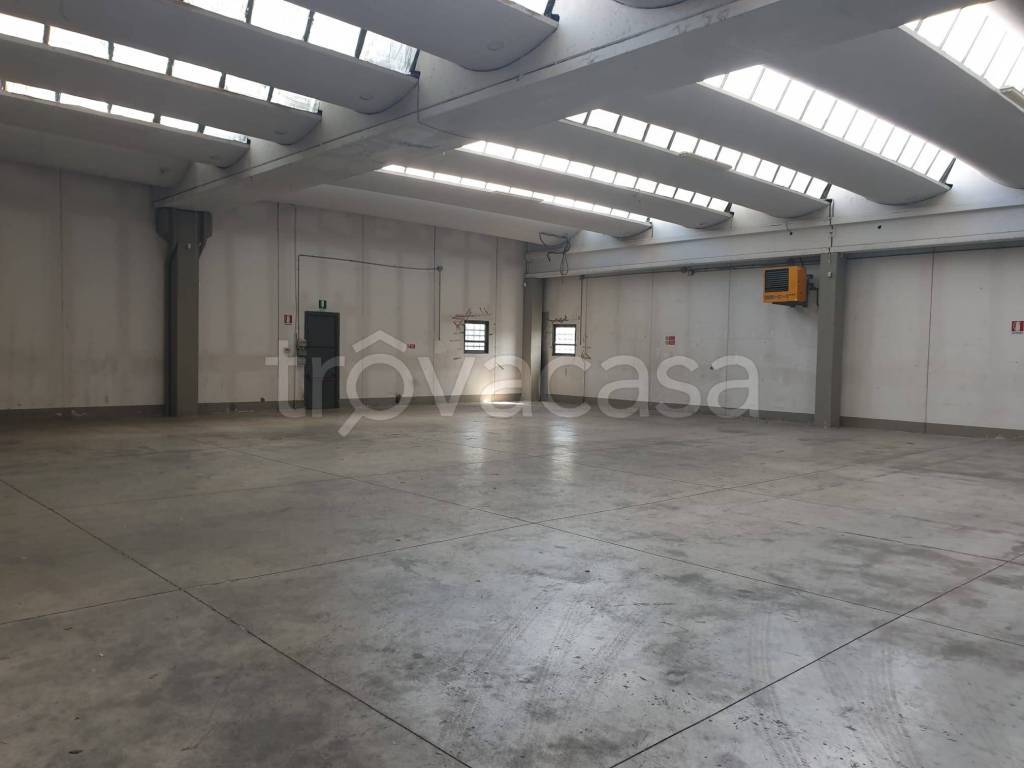 locale commerciale in affitto a Prato in zona Grignano