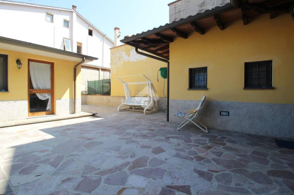 casa indipendente in affitto a Prato in zona Narnali