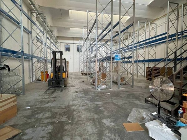 locale commerciale in affitto a Prato in zona Paperino