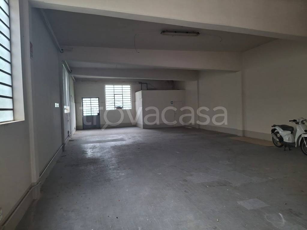 locale commerciale in affitto a Prato in zona Galciana