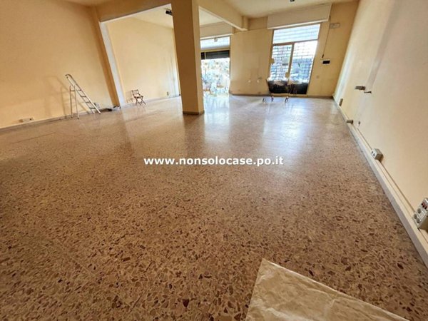 negozio in affitto a Prato