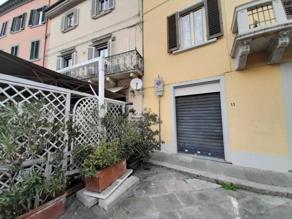 negozio in affitto a Prato
