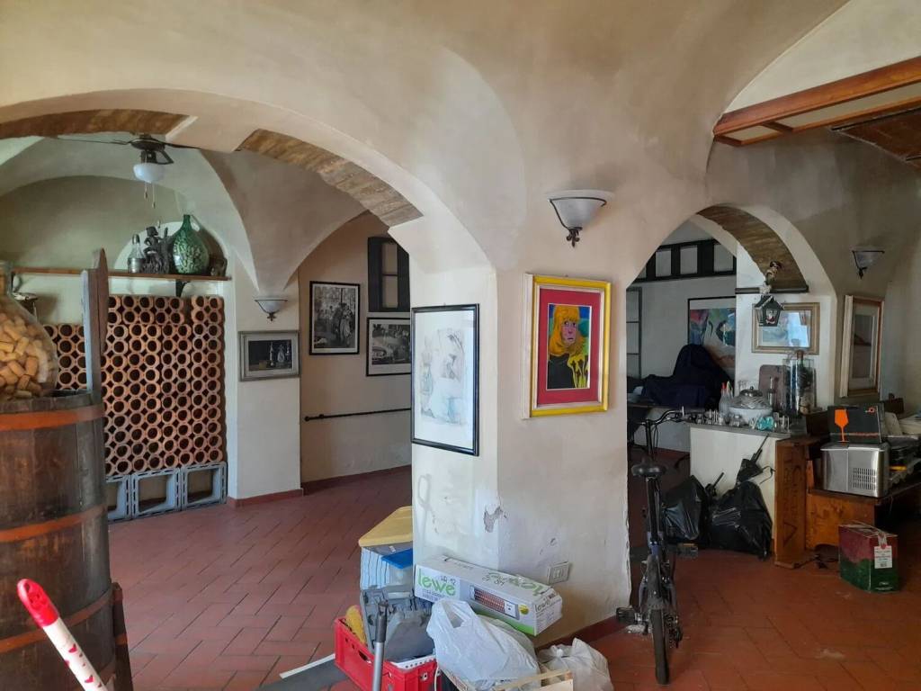 negozio in affitto a Prato