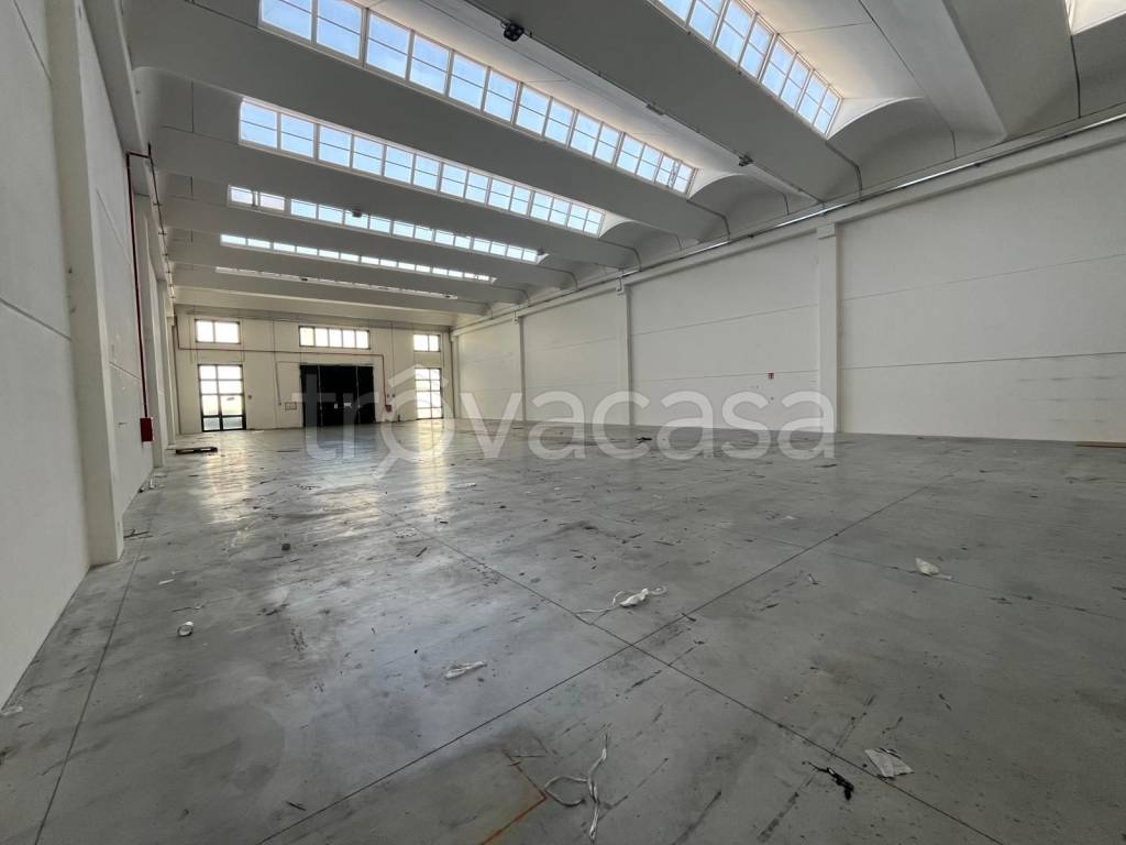 locale commerciale in affitto a Prato in zona Paperino