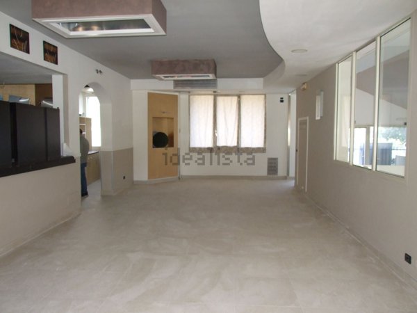 negozio in affitto a Prato