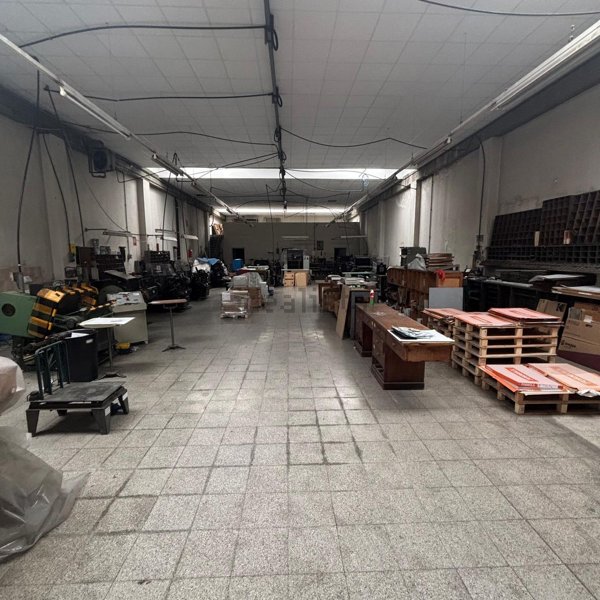 capannone in affitto a Prato