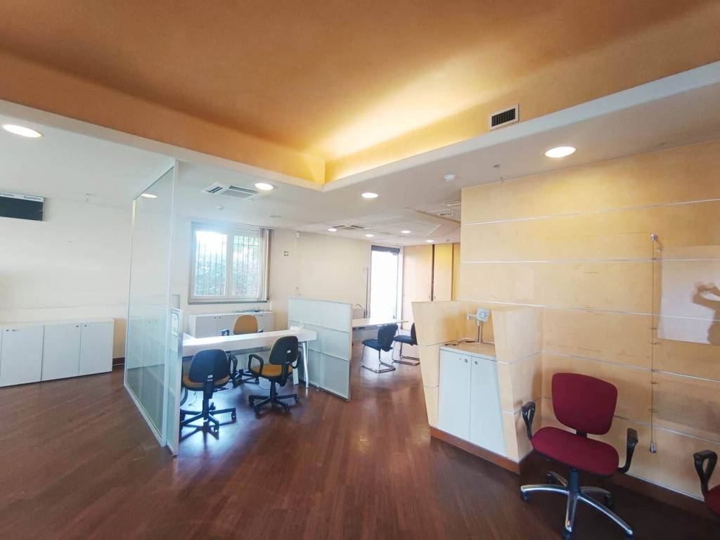 ufficio in affitto a Prato in zona Galciana