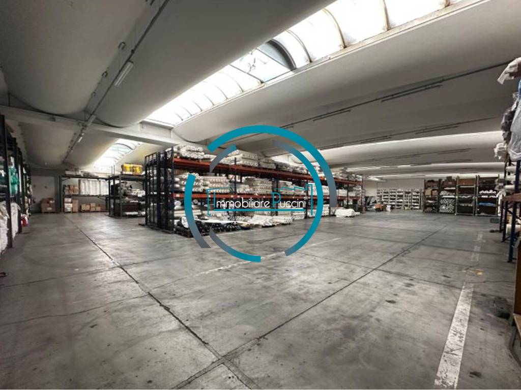 capannone in affitto a Prato in zona Le Badie