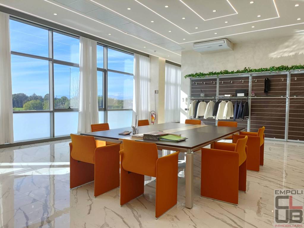 locale commerciale in affitto a Prato in zona Castelnuovo