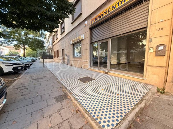 negozio in affitto a Prato