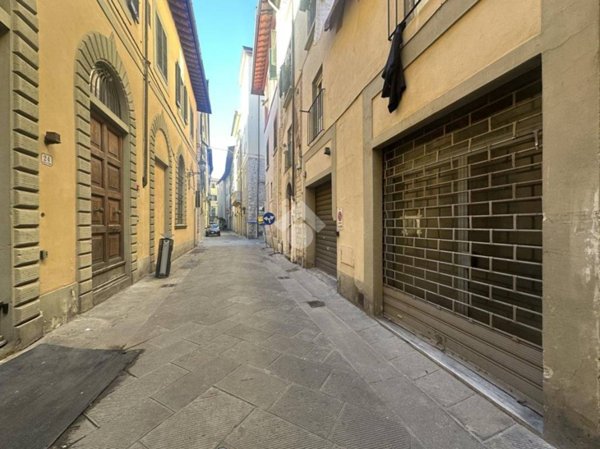 locale commerciale in affitto a Prato