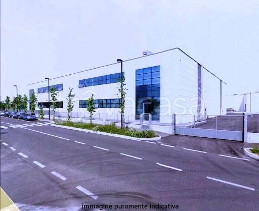 locale commerciale in affitto a Prato in zona Paperino