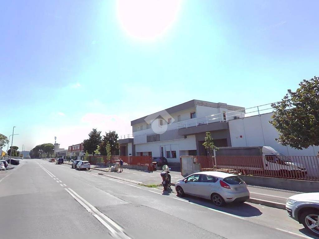 locale commerciale in affitto a Prato in zona Fontanelle