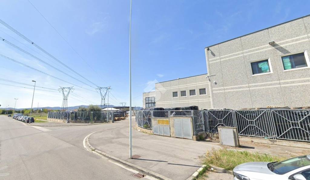 locale commerciale in affitto a Prato in zona Paperino