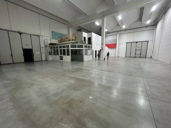 locale commerciale in affitto a Prato in zona San Giusto