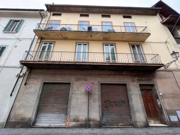 locale commerciale in affitto a Prato