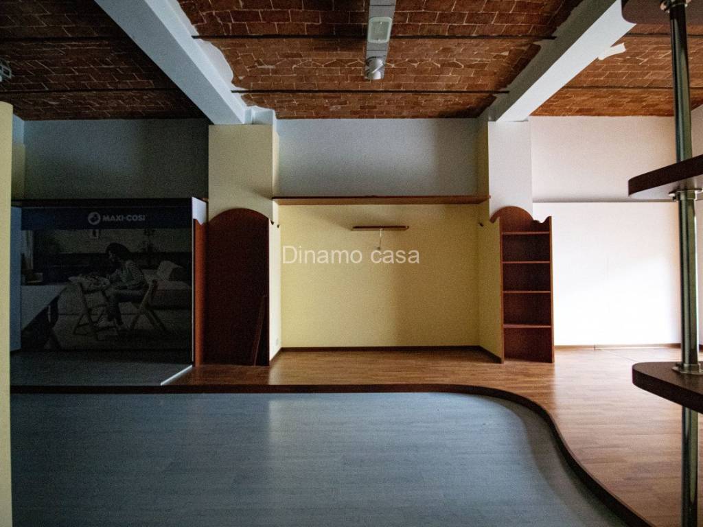 negozio in affitto a Prato