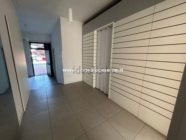 negozio in affitto a Prato