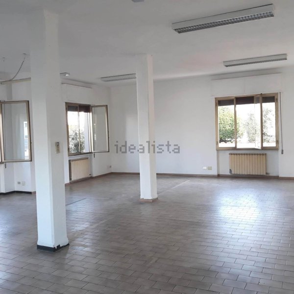 locale commerciale in affitto a Prato in zona Narnali