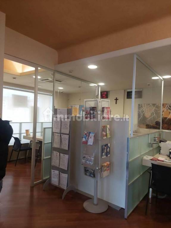 negozio in affitto a Prato in zona Galciana
