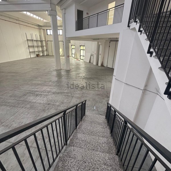 capannone in affitto a Prato