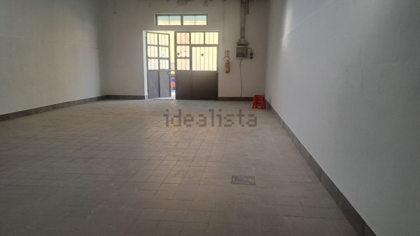 locale di sgombero in affitto a Prato