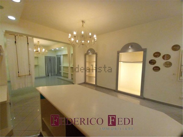 locale di sgombero in affitto a Prato