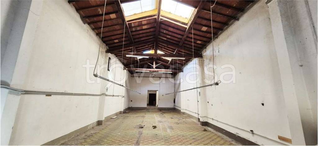 locale commerciale in affitto a Prato in zona Galciana