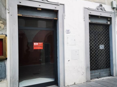 negozio in affitto a Prato