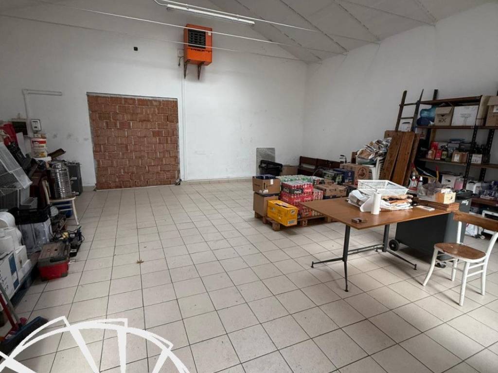 locale commerciale in affitto a Prato in zona San Giusto