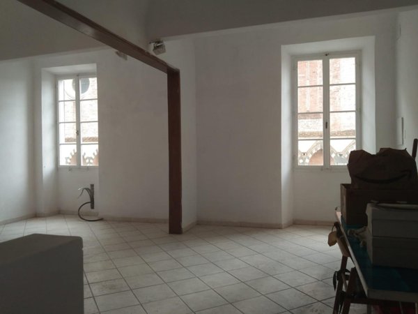 locale commerciale in affitto a Prato