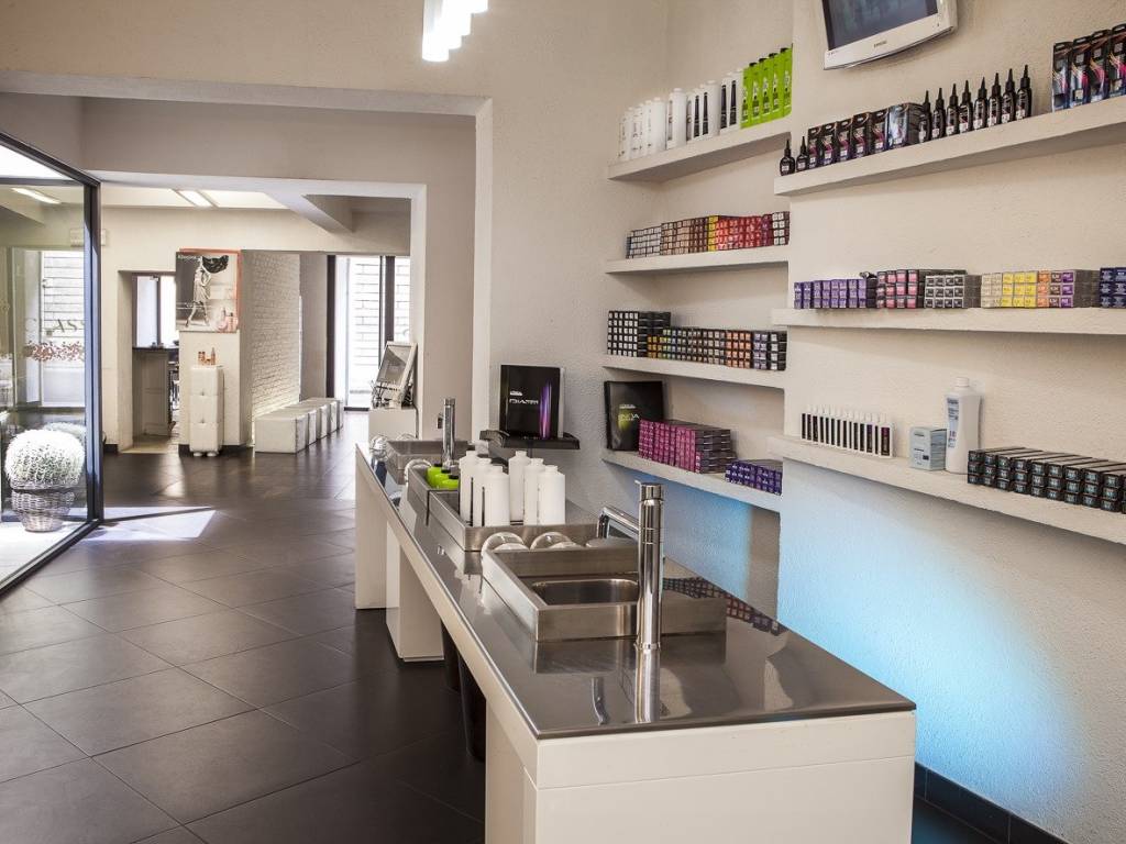 negozio in affitto a Prato