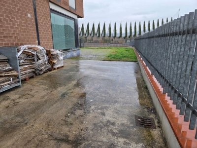 locale commerciale in affitto a Prato