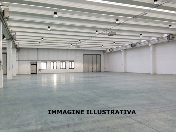 capannone in affitto a Prato