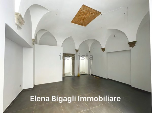 locale commerciale in affitto a Prato