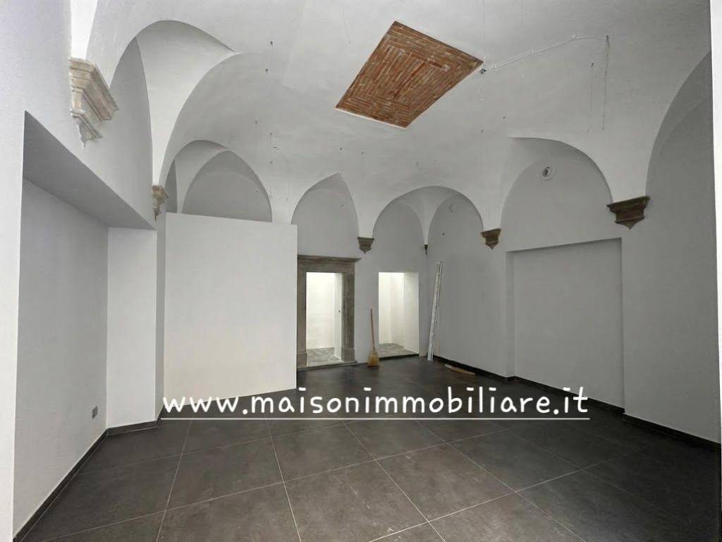 negozio in affitto a Prato