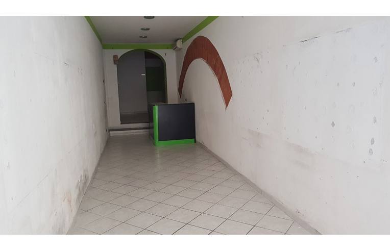 negozio in affitto a Prato