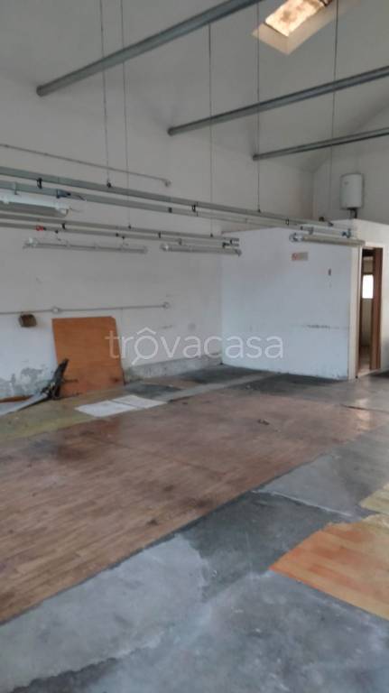 locale commerciale in affitto a Prato in zona Galciana