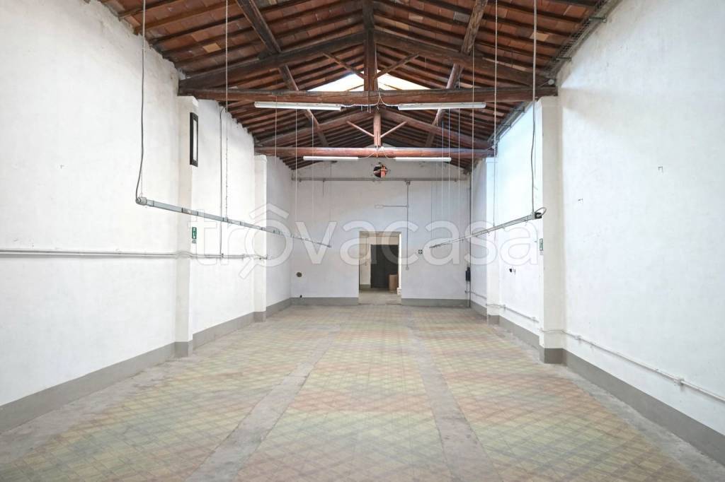 locale commerciale in affitto a Prato in zona Galciana