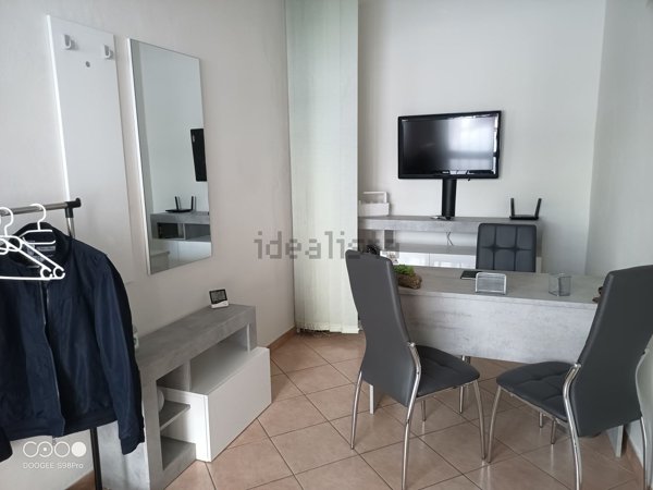 locale commerciale in affitto a Prato