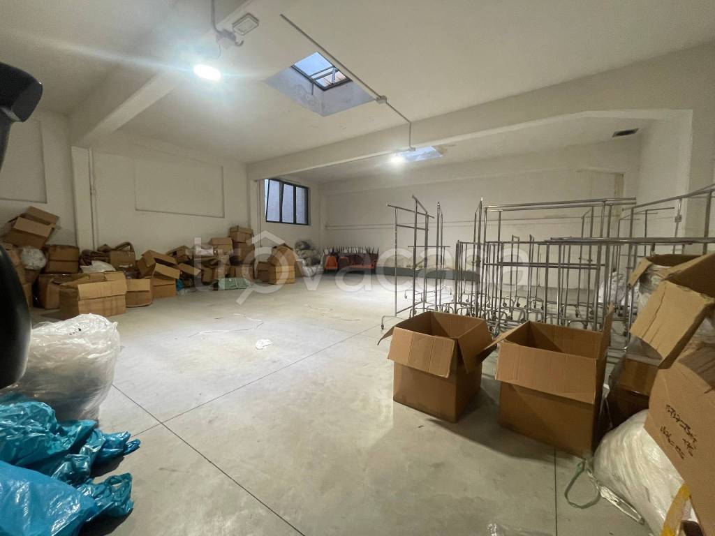 locale commerciale in affitto a Prato in zona Grignano