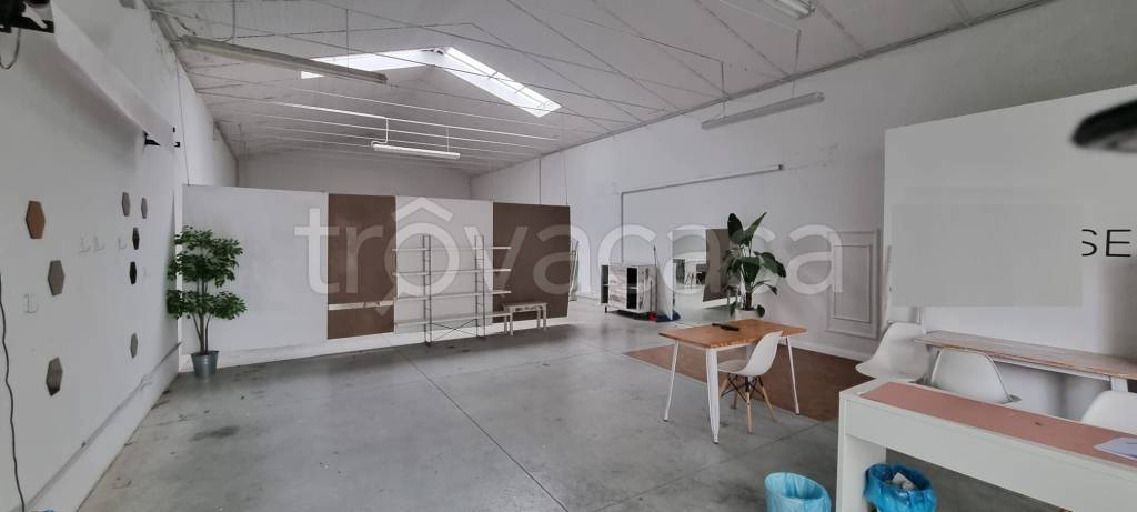 locale commerciale in affitto a Prato in zona Fontanelle