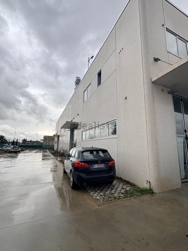 capannone in affitto a Prato in zona Fontanelle