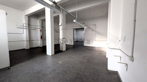 capannone in affitto a Prato