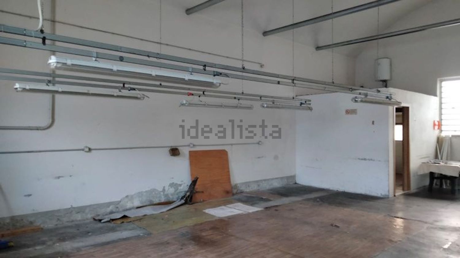 locale di sgombero in affitto a Prato in zona Galciana