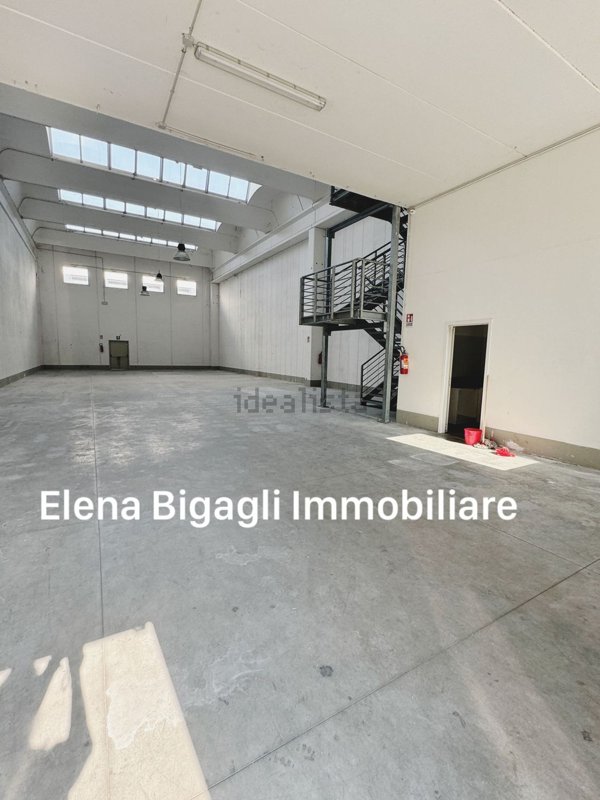 ufficio in affitto a Prato in zona Paperino