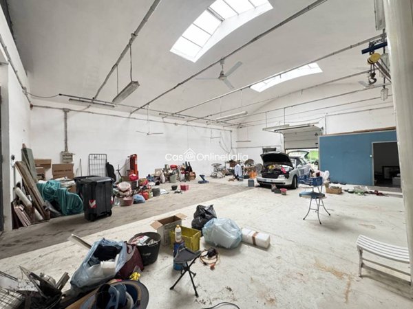 negozio in affitto a Prato in zona Cafaggio