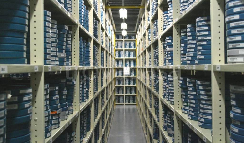 locale commerciale in affitto a Prato