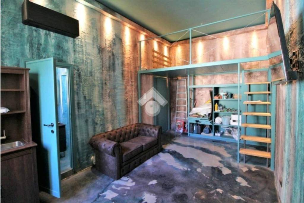 ufficio in affitto a Prato in zona Vergaio